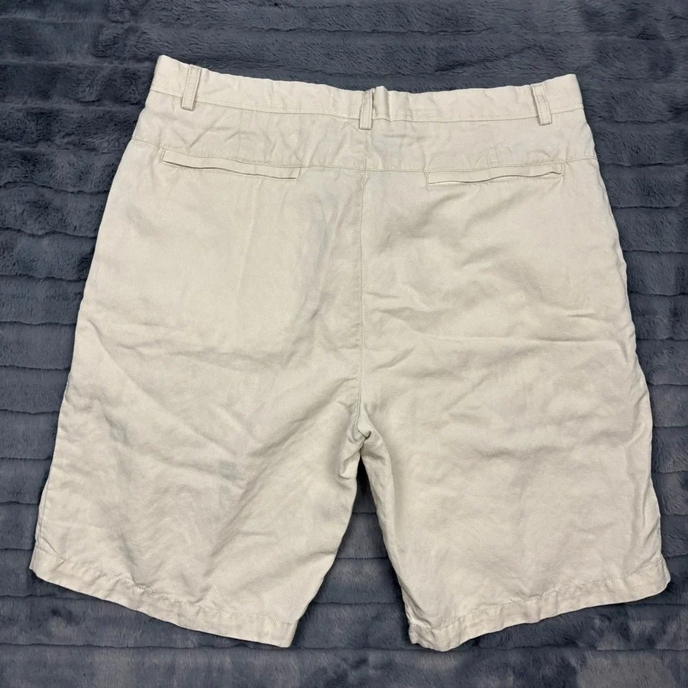 Caribbean men flat